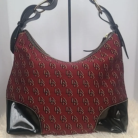 EUC Dooney & Bourke - Picture 2 of 10